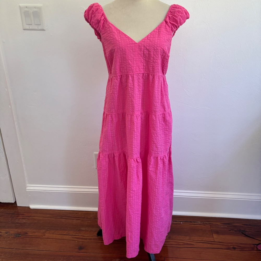 Old Navy Fit & Flare Tiered Seersucker All-Day Maxi Dress Size Medium Pink